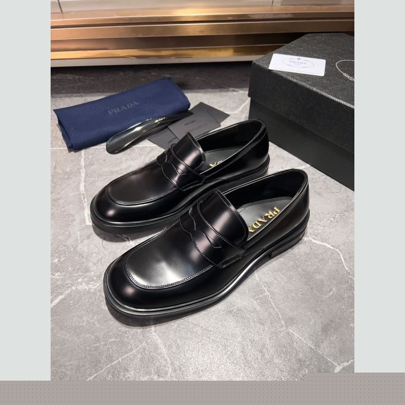Pra*a leather shoes